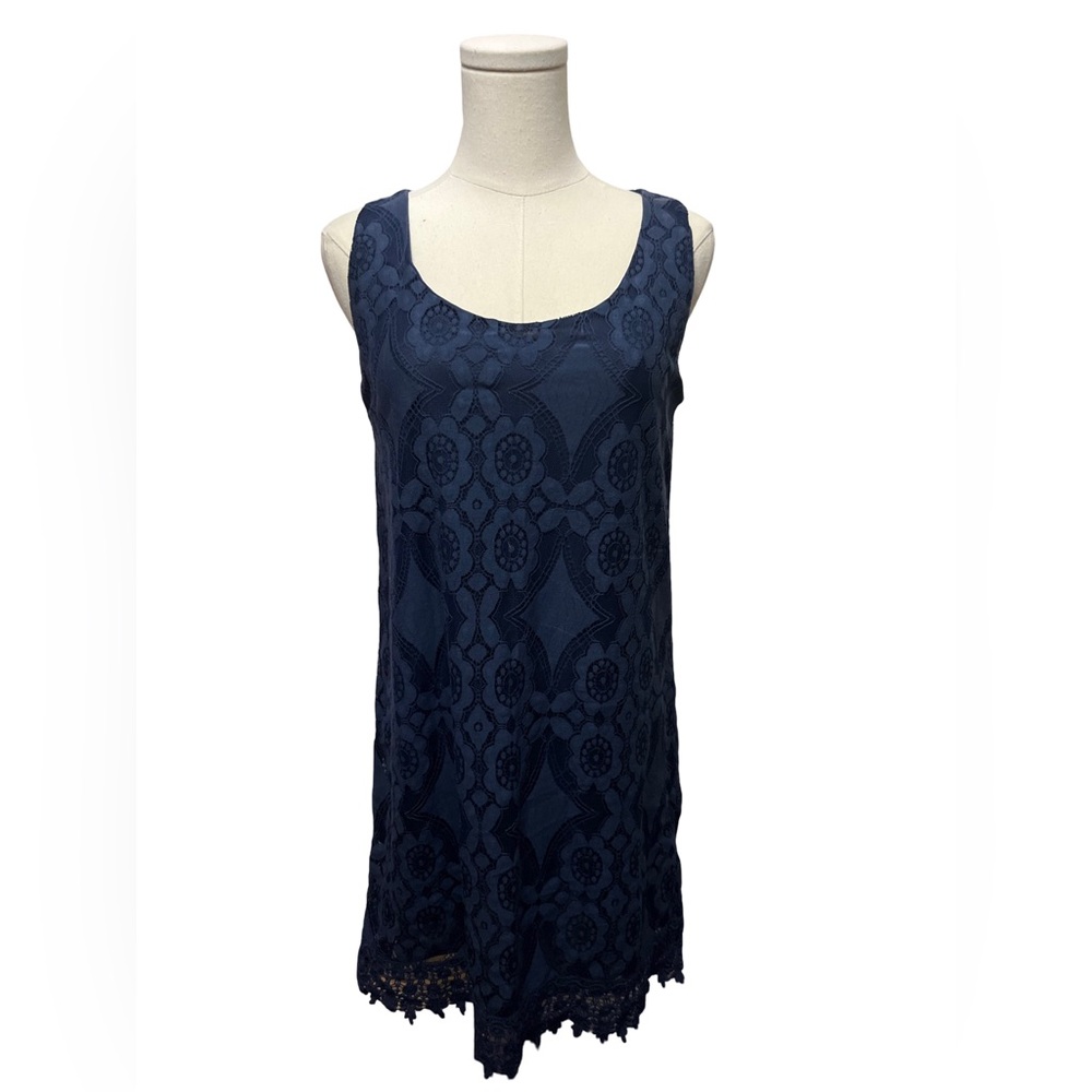 Elsie & Zoey lace cutout dress - size S